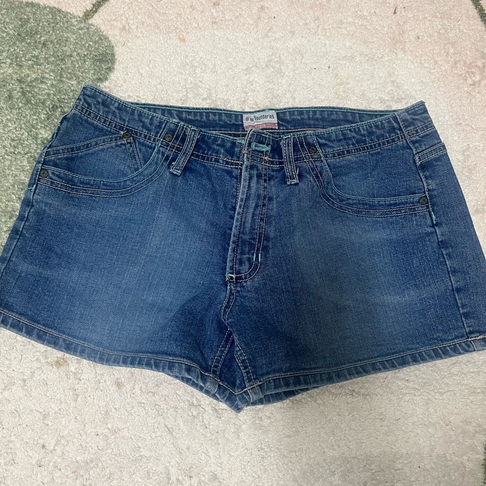 No Boundaries - Junior’s Stretch Jean Shorts Size 11 junior